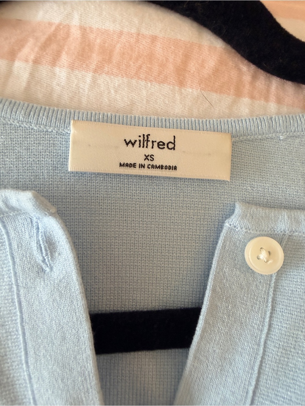 Aritzia Go Lightly Cardigan and Gilmore Pant - Picture 4 of 7